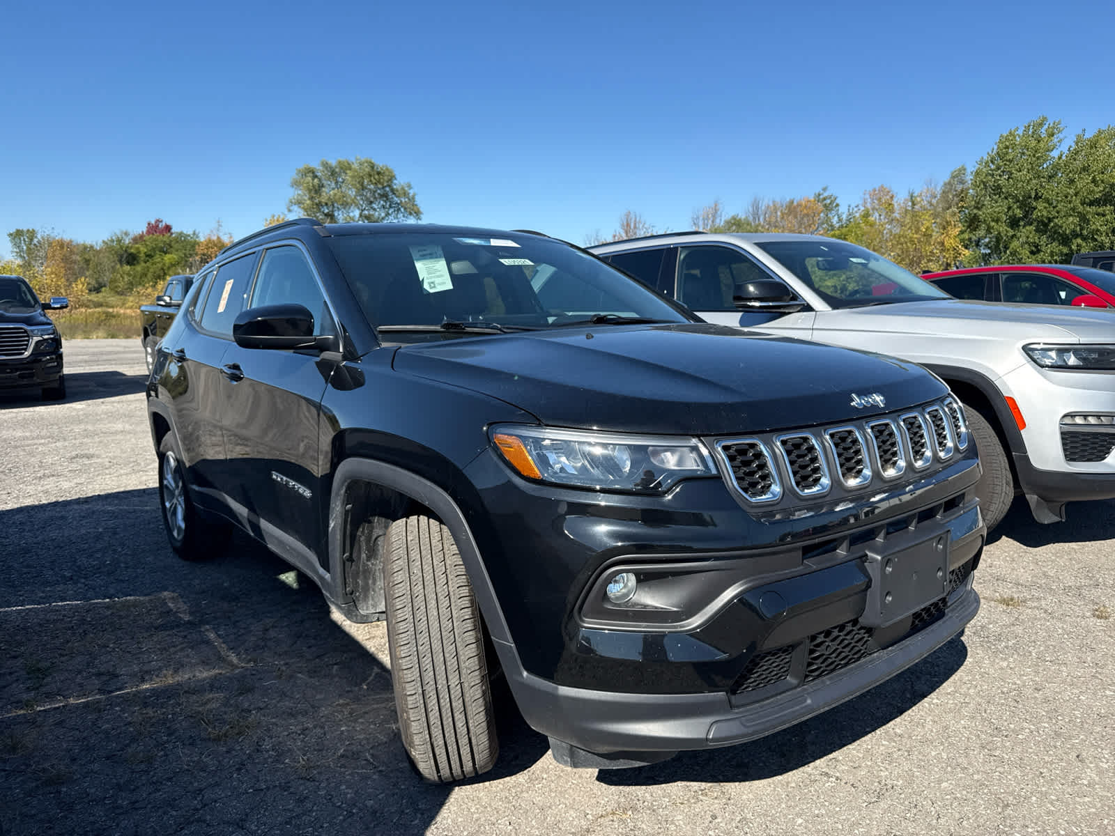 2024 Jeep Compass Latitude photo 3