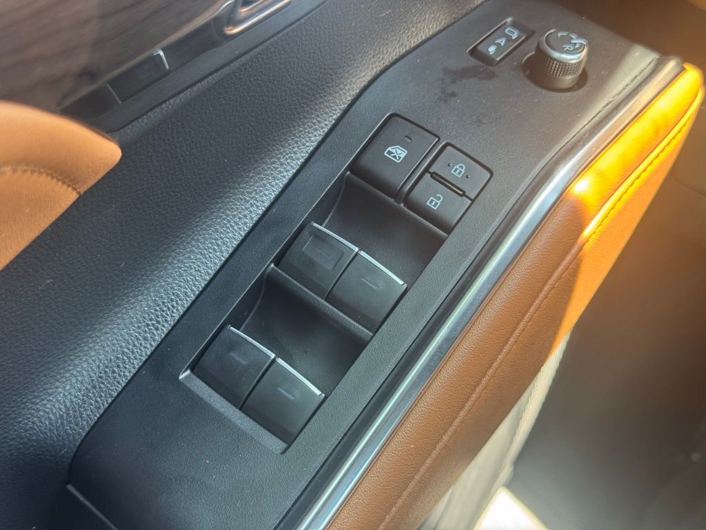 2023 Toyota Highlander Hybrid Platinum photo 24