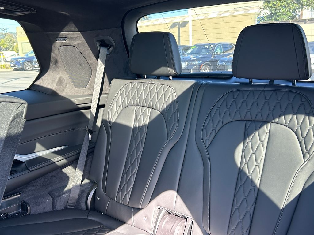 2026 Bmw X7 M60i photo 32