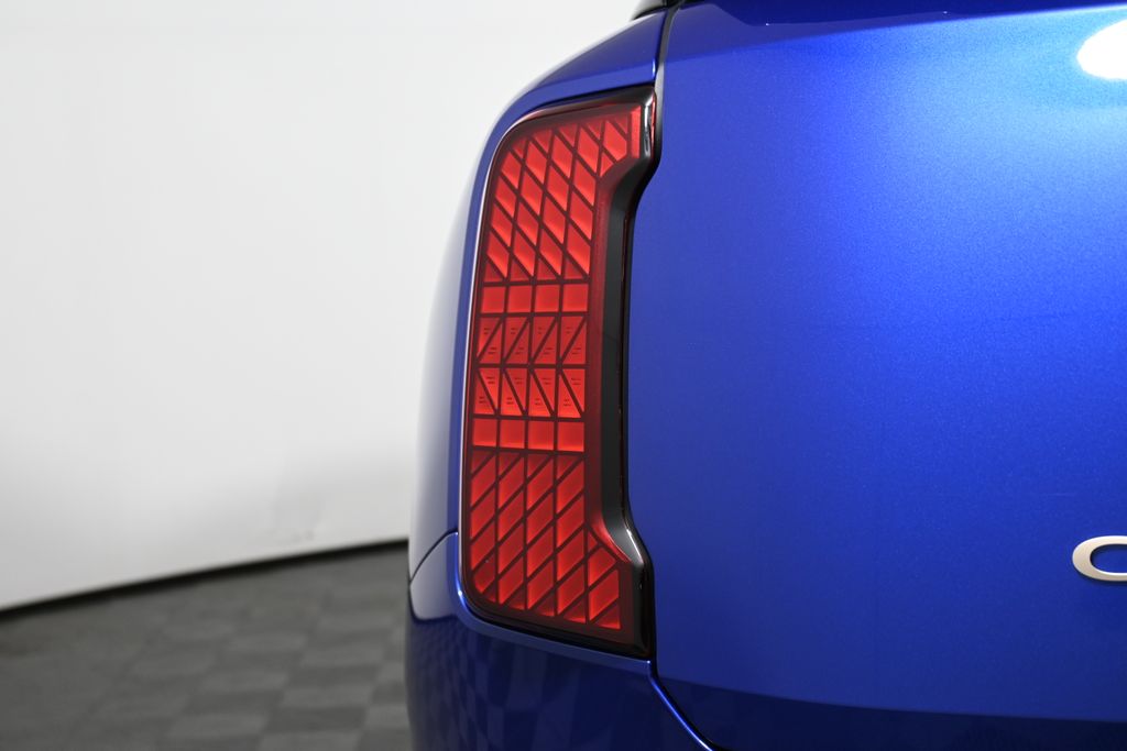 2025 Mini Countryman S ALL4 Iconic photo 11