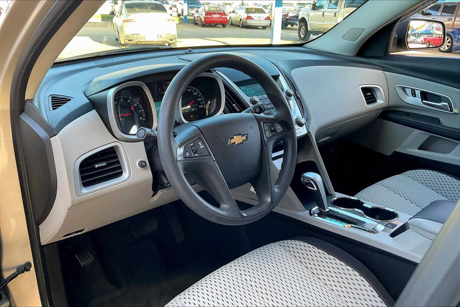2012 Chevrolet Equinox LS photo 16