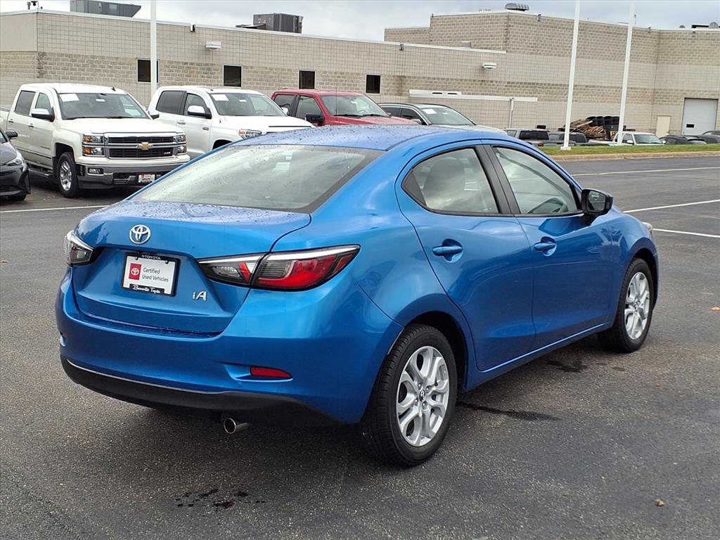 2017 Toyota Yaris iA photo 3