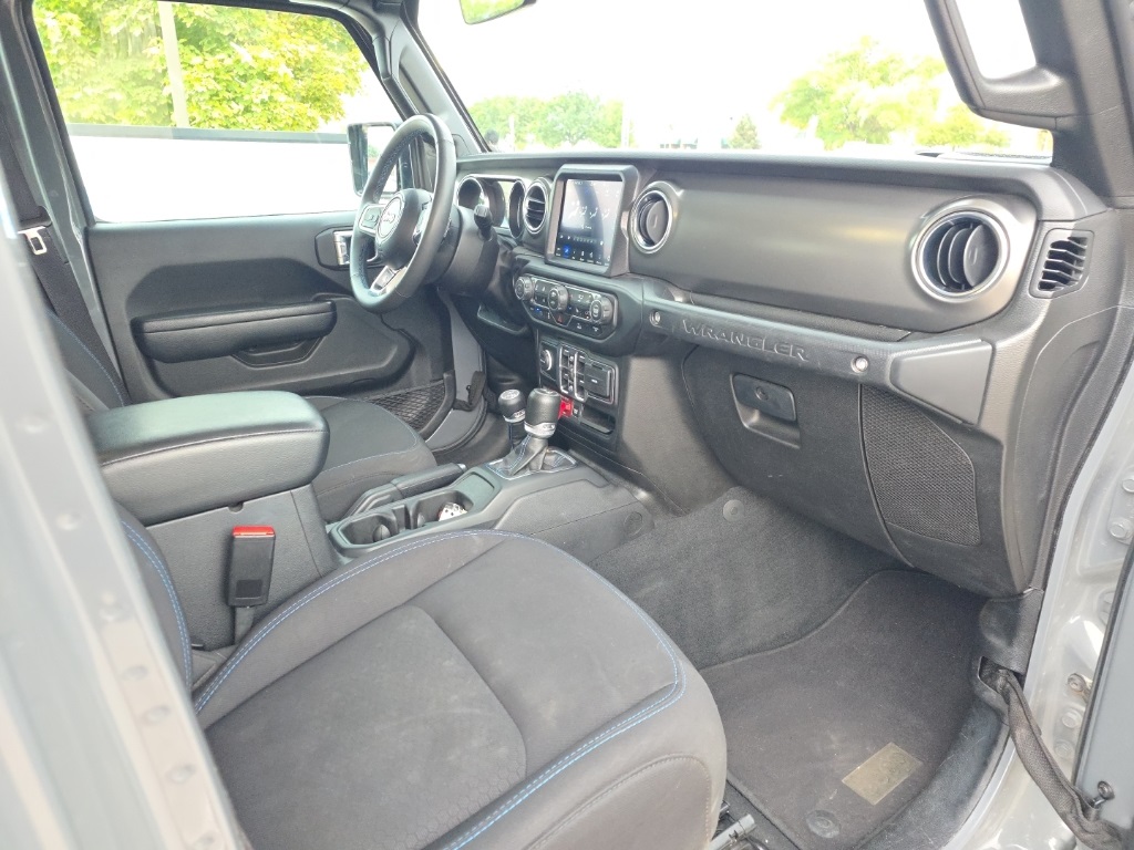 2023 Jeep Wrangler Rubicon 4xe photo 11