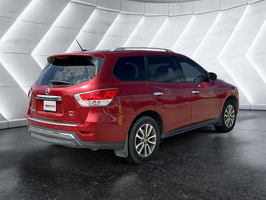 2015 Nissan Pathfinder SV photo 4
