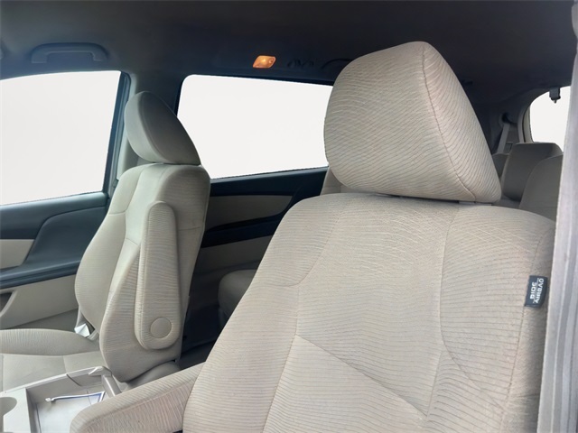 2012 Honda Odyssey LX photo 11