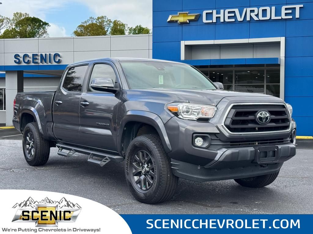 2022 Toyota Tacoma SR5's photo