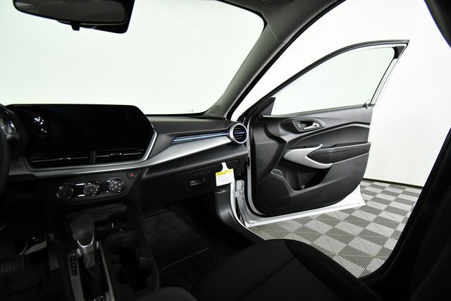 2026 Chevrolet Trax LS photo 18