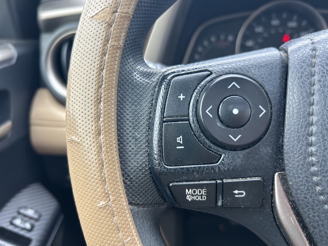2015 Toyota RAV4 XLE photo 10