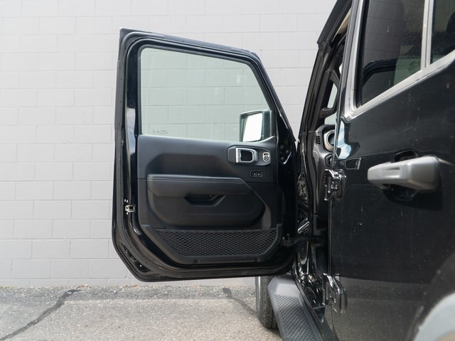2022 Jeep Wrangler Unlimited Sahara photo 15