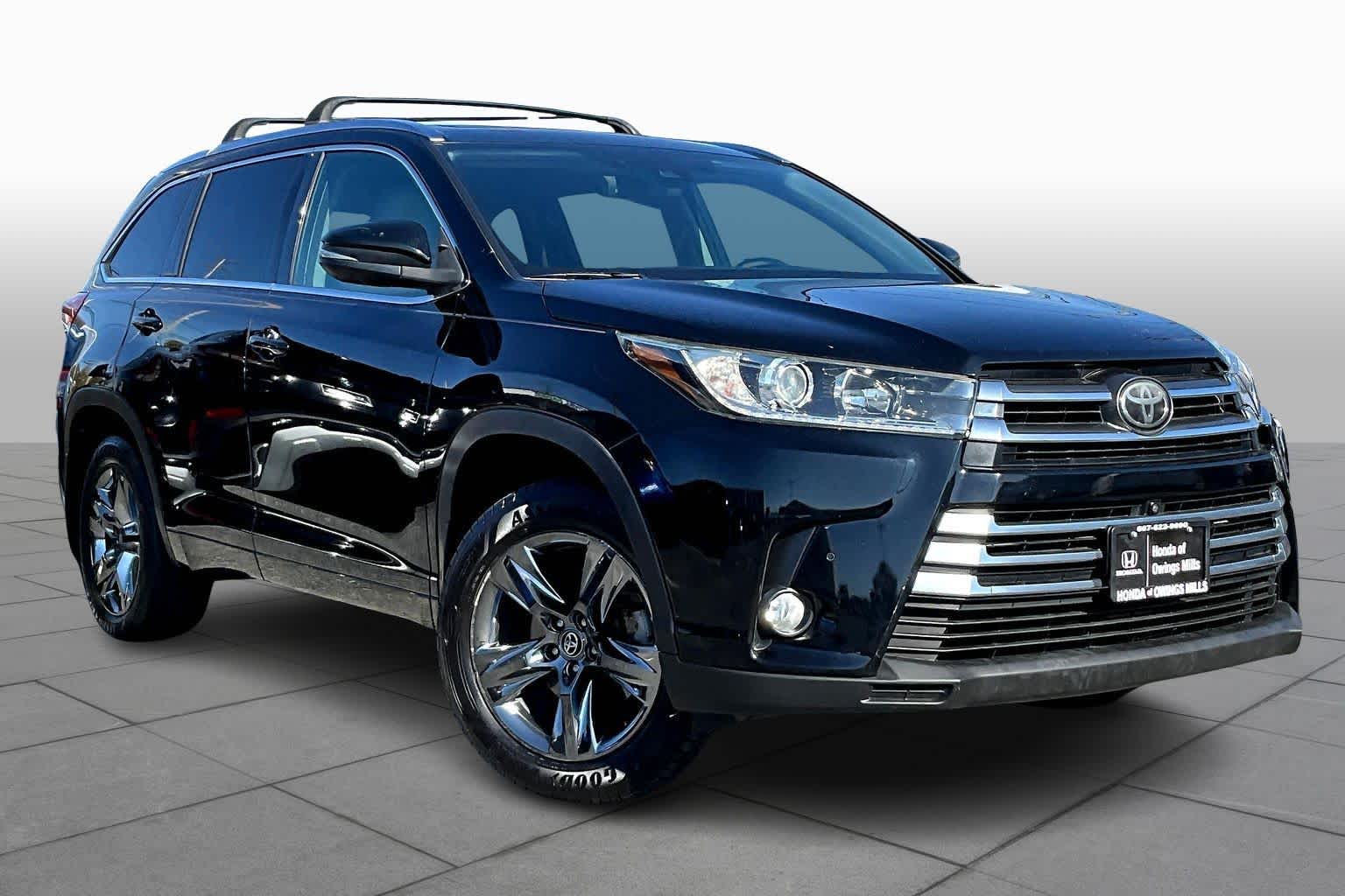 2017 Toyota Highlander Limited Platinum photo 2