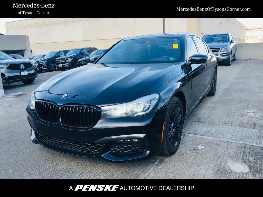 2019 BMW 7 Series 740i's photo