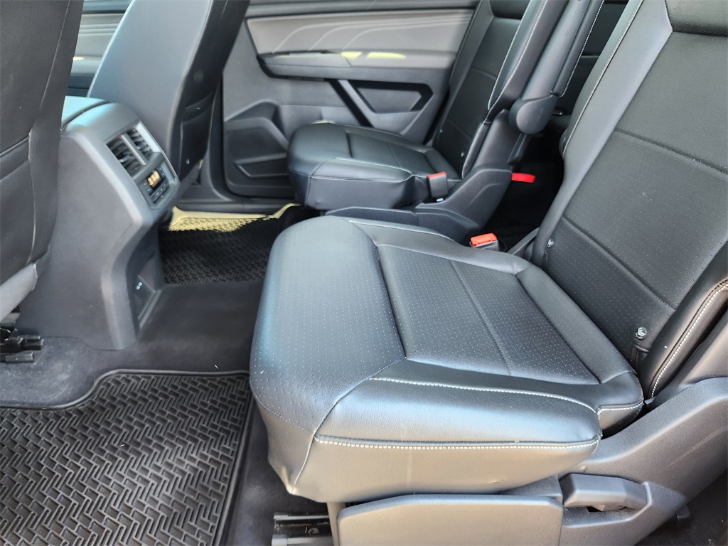 2021 Volkswagen Atlas V6 SE Technology R-Line photo 5
