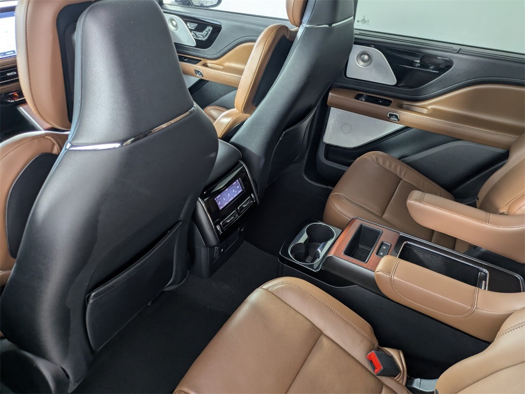2021 Lincoln Aviator Grand Touring photo 16