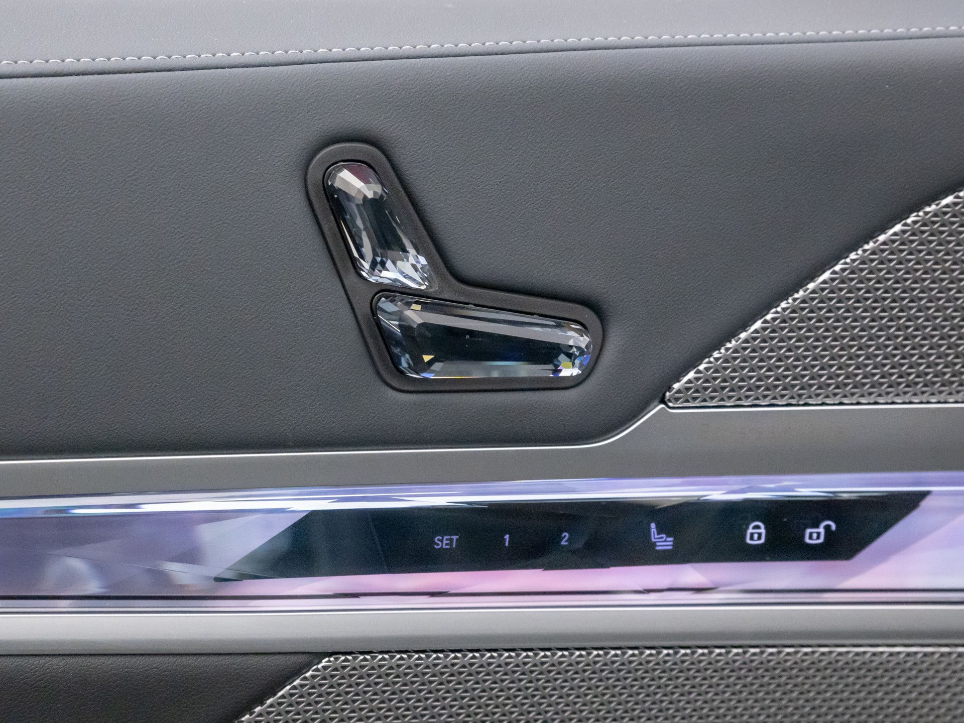New 2025 Dravit Grey Metallic BMW 760i xDrive image 14