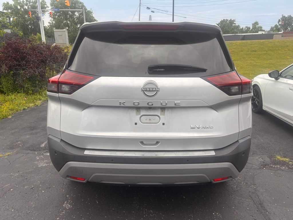2023 Nissan Rogue SV photo 3