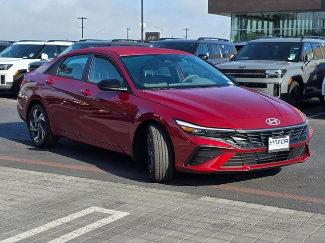 2025 Hyundai Elantra SEL Sport photo 4