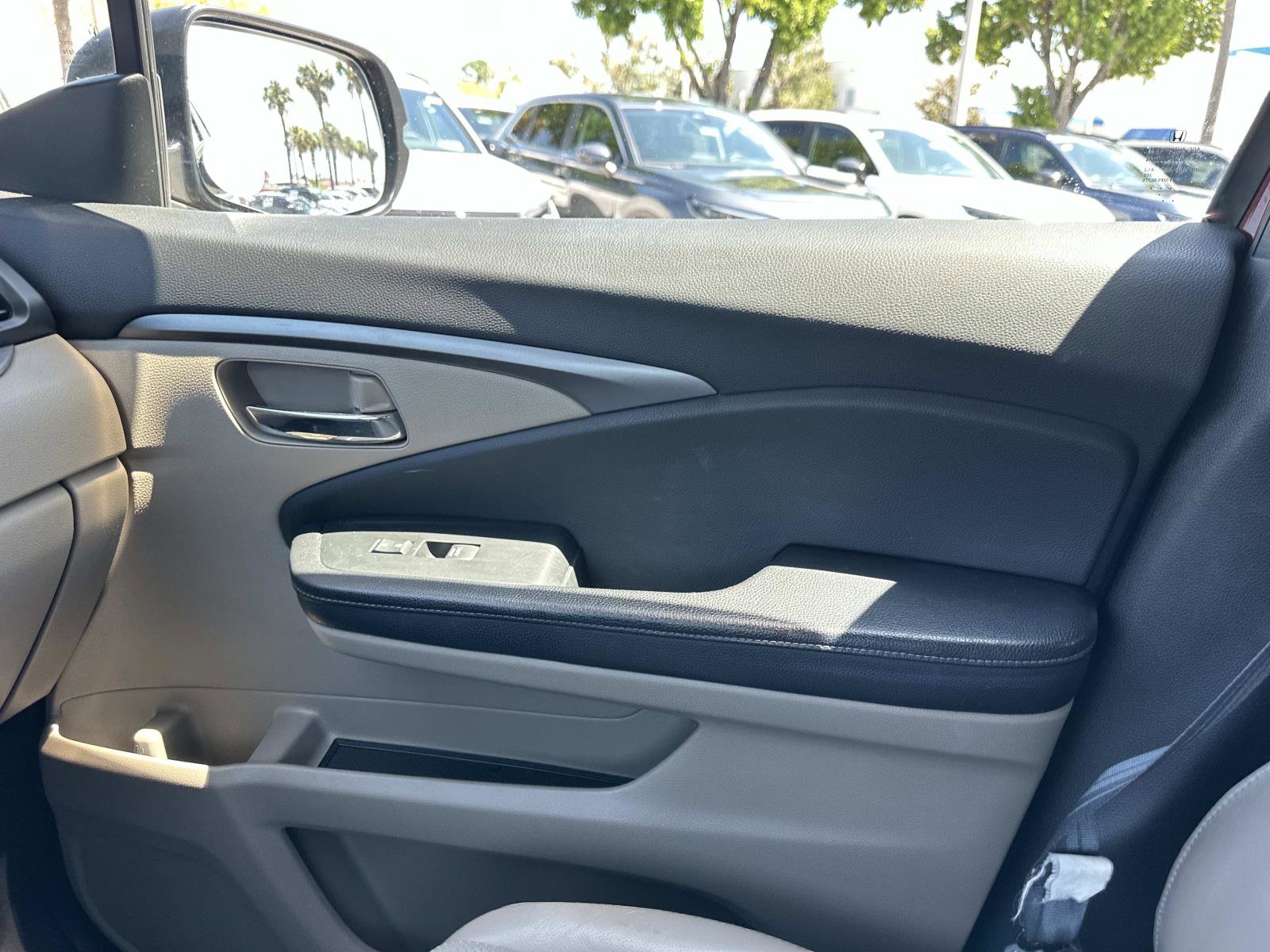 2017 Honda Ridgeline RTL-T photo 22