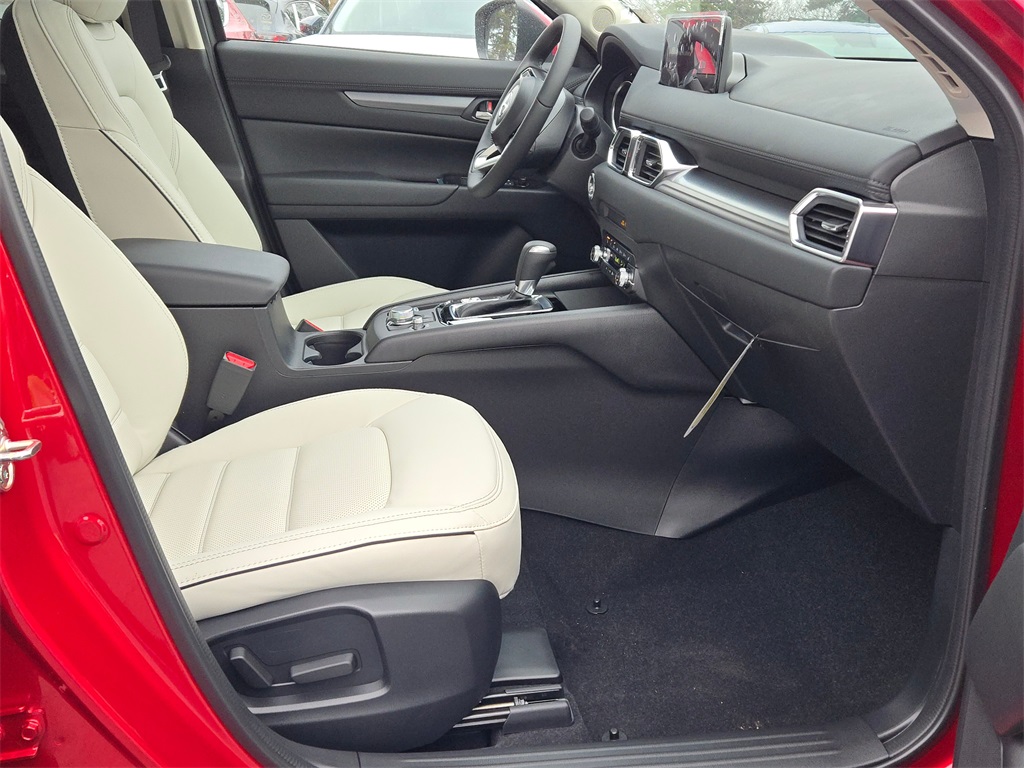 2025 Mazda CX-5 2.5 S Preferred photo 4