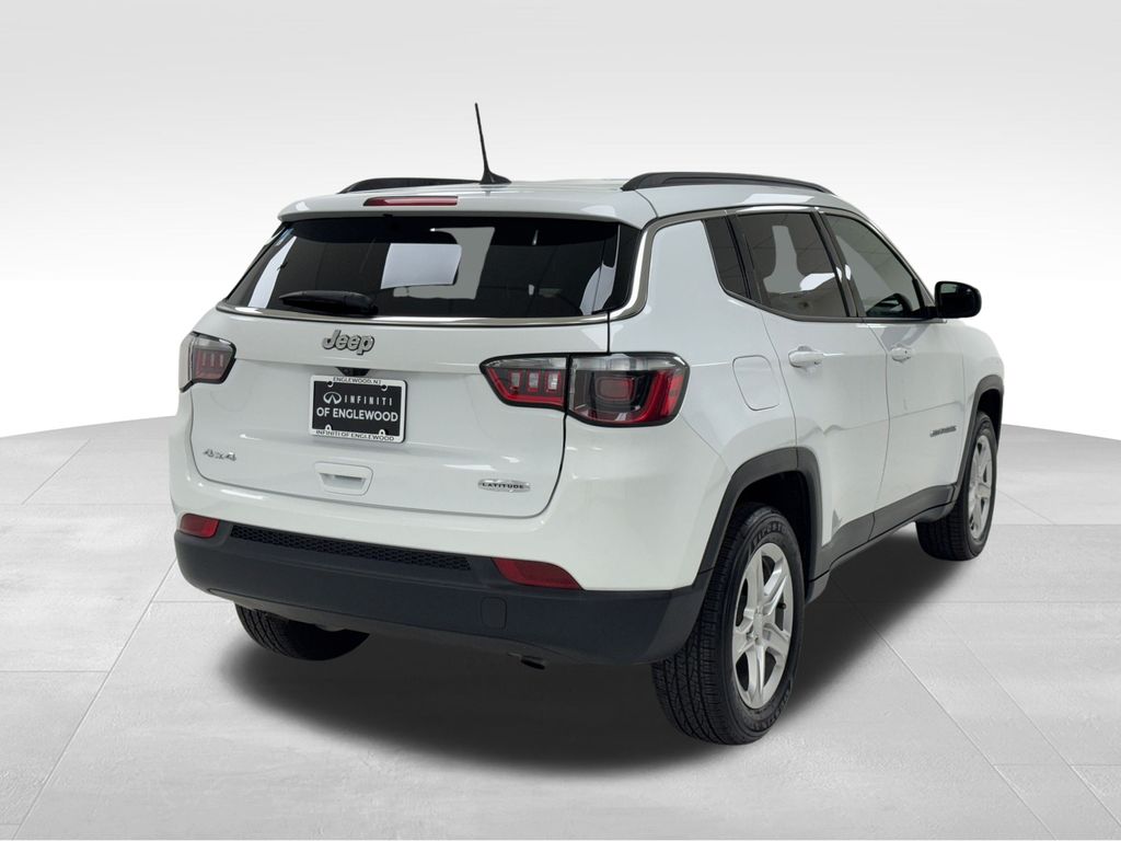 2024 Jeep Compass Latitude photo 2