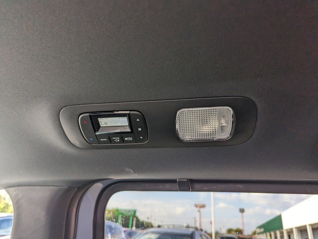 2026 Honda Odyssey photo 8
