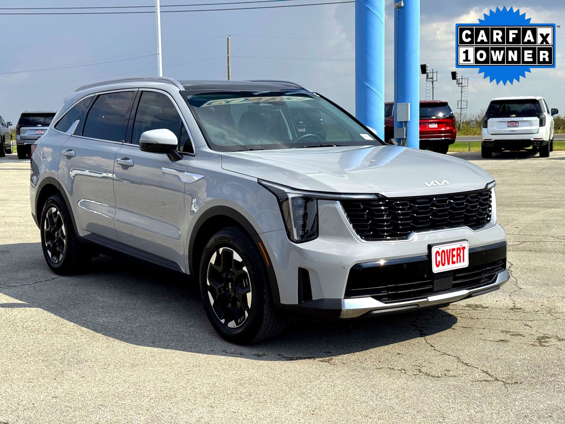 2025 Kia Sorento S photo 3