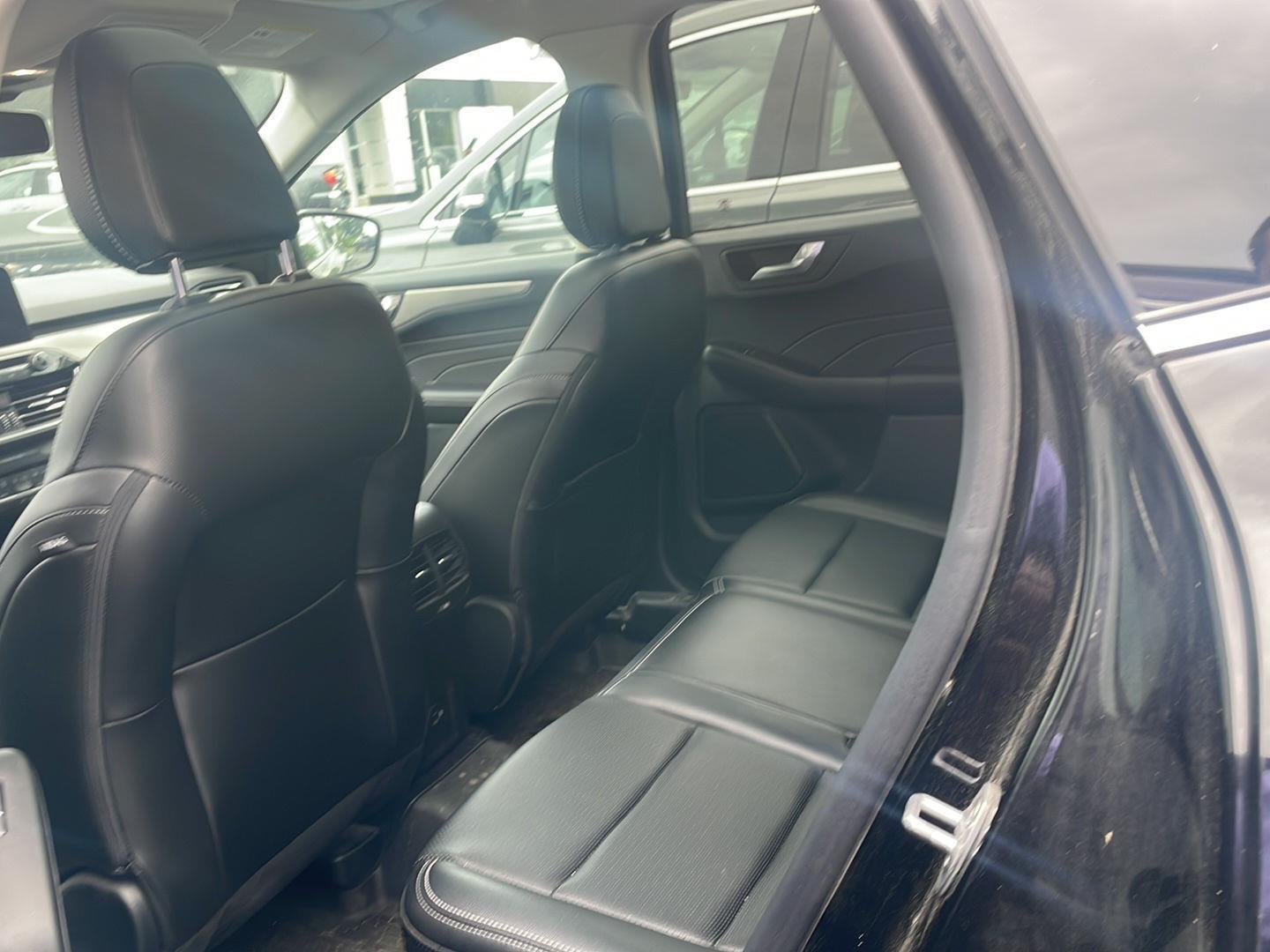 2022 Ford Escape Titanium photo 7