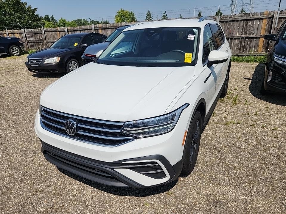 2022 Volkswagen Tiguan SE photo 3