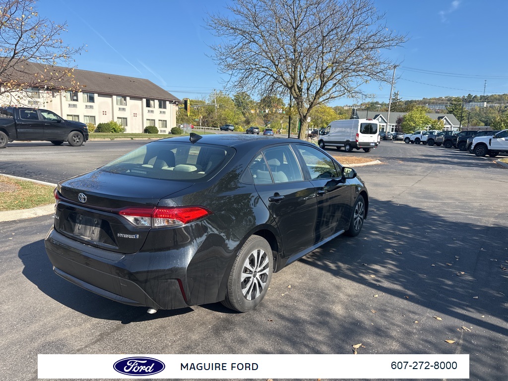 2022 Toyota Corolla Hybrid LE photo 3