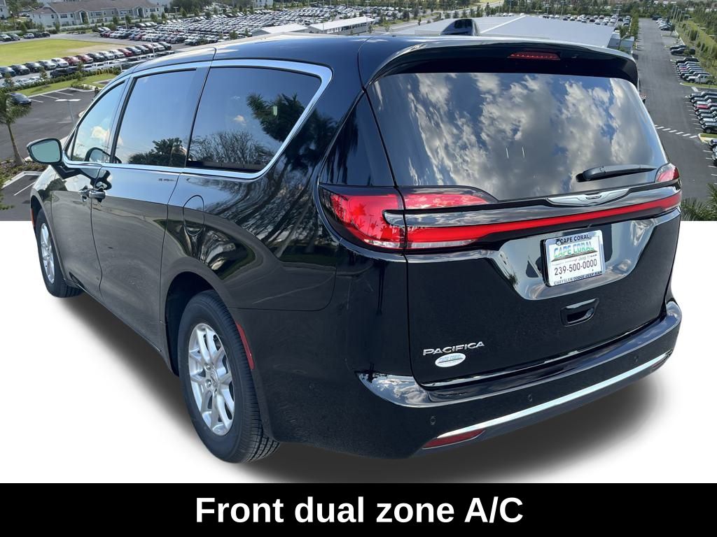 2025 Chrysler Pacifica photo 6
