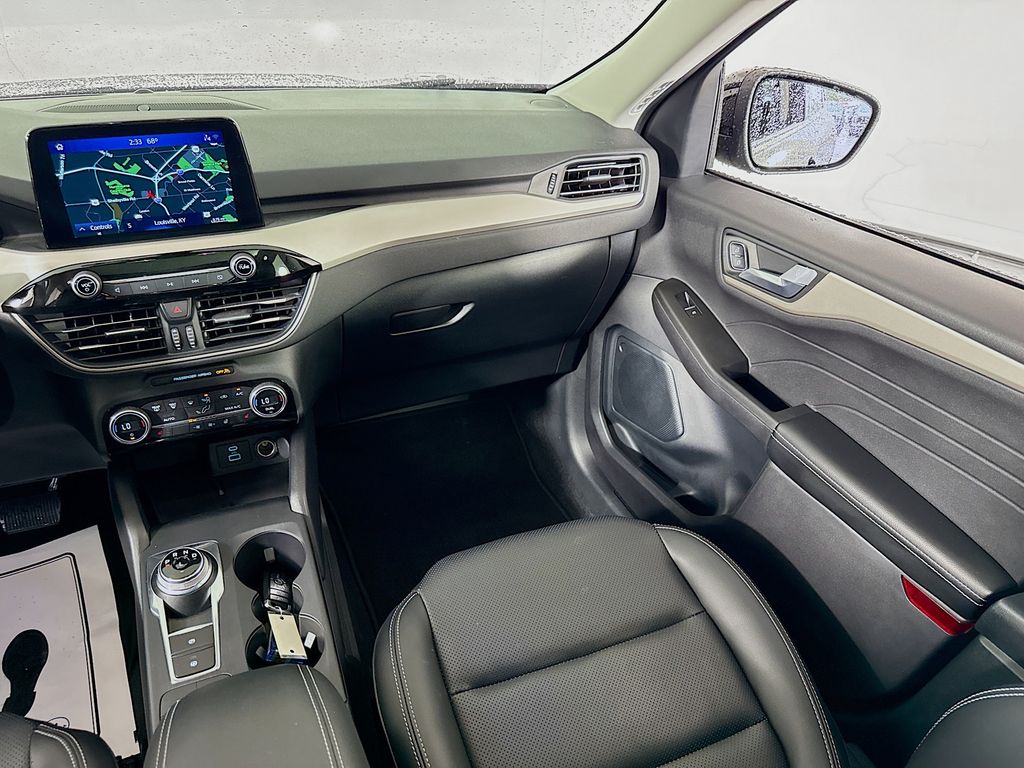 2021 Ford Escape SEL photo 25