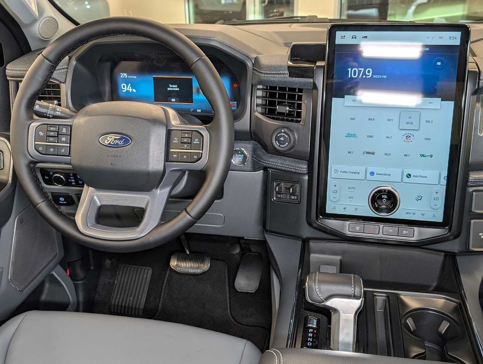 2025 Ford F-150 Lightning photo 4