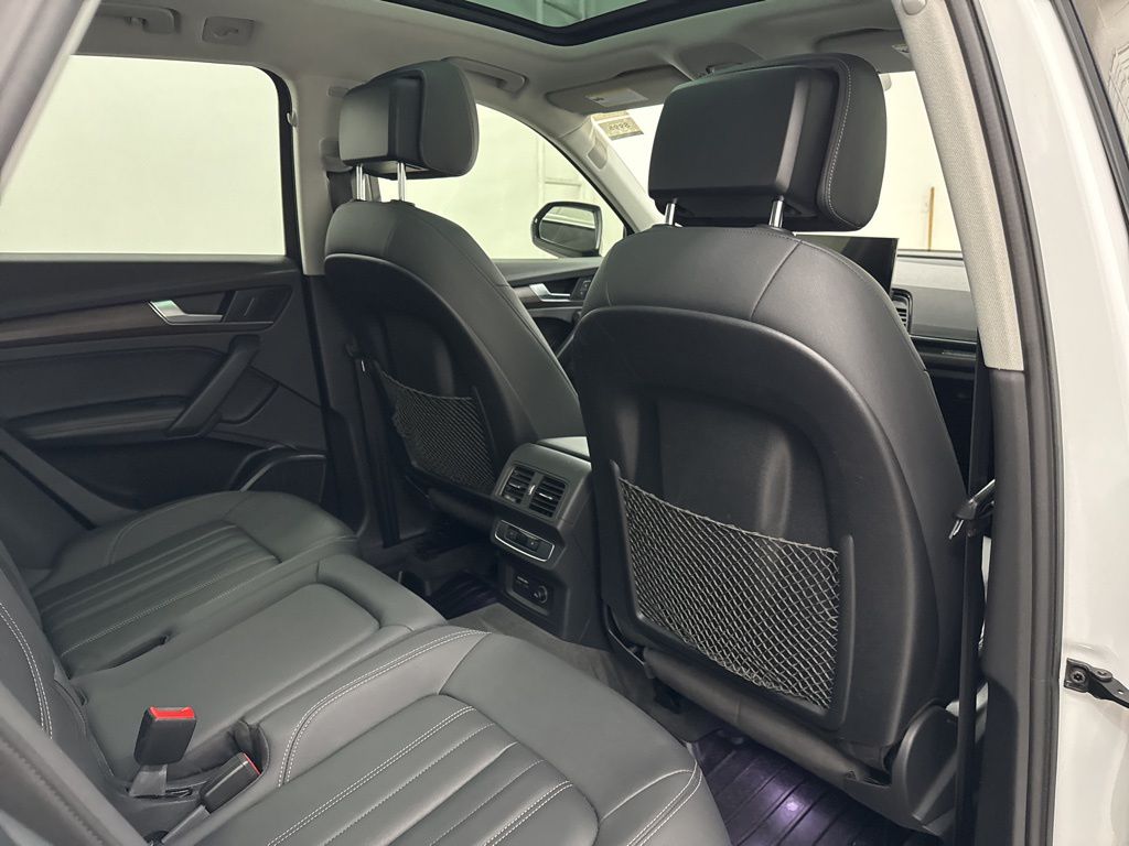 2021 Audi Q5 45 Premium Plus photo 18