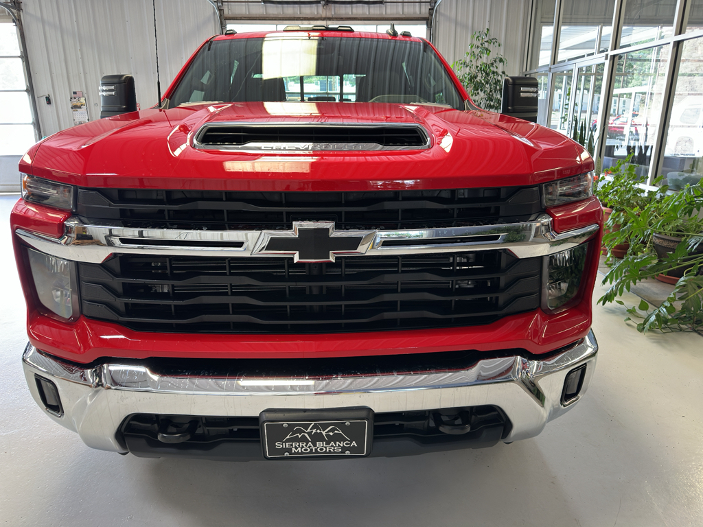2026 Chevrolet Silverado 2500HD LT photo 2