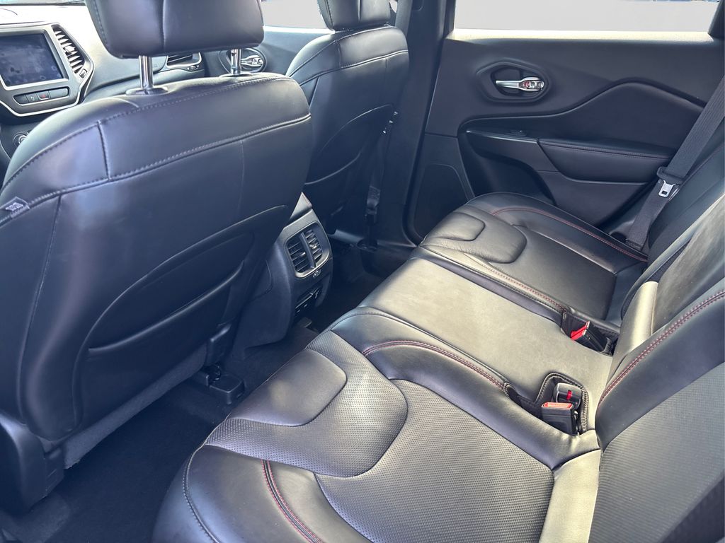 2020 Jeep Cherokee Trailhawk photo 11