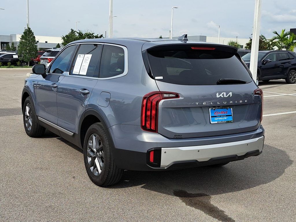2024 Kia Telluride LX photo 5