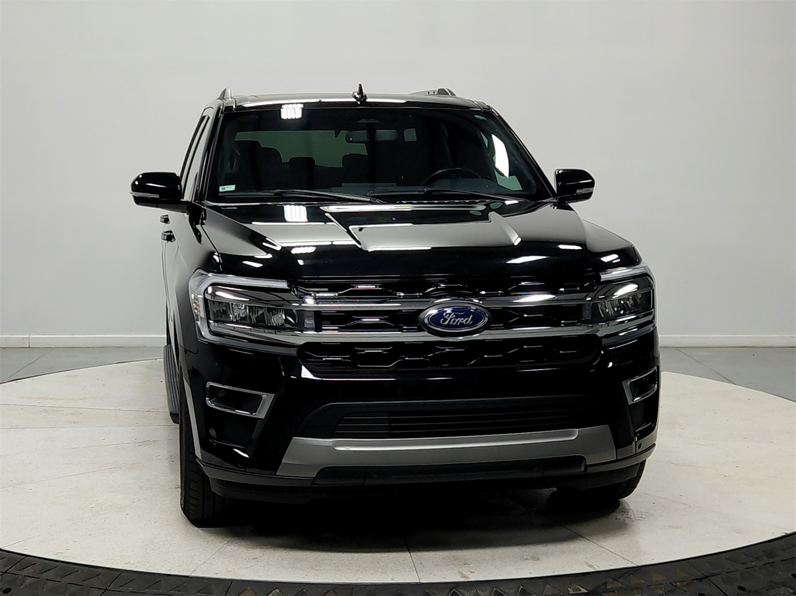 2024 Ford Expedition Limited photo 2