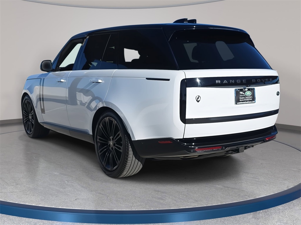 2023 Land Rover Range Rover SE photo 4