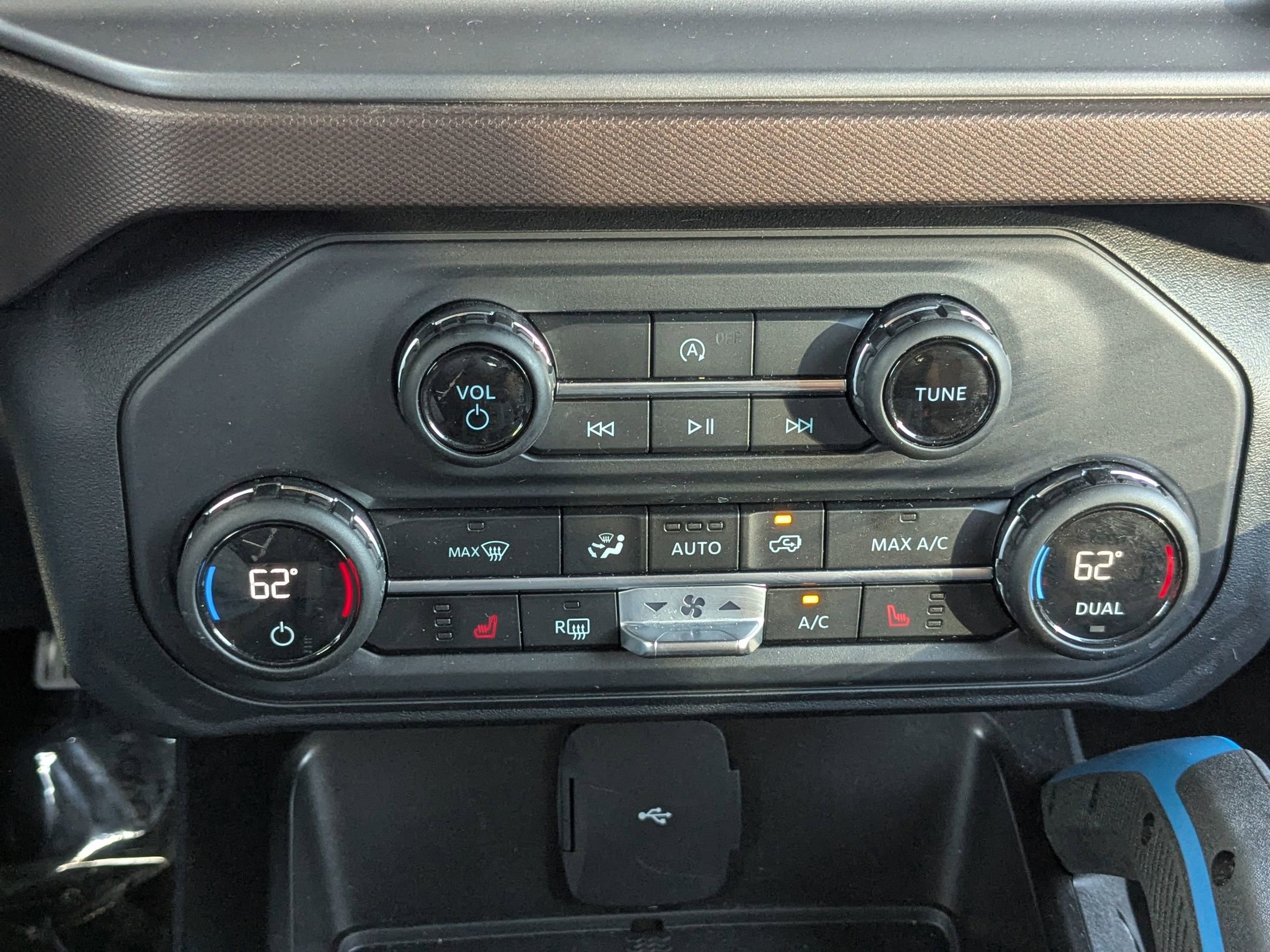 2023 Ford Bronco Outer Banks photo 24