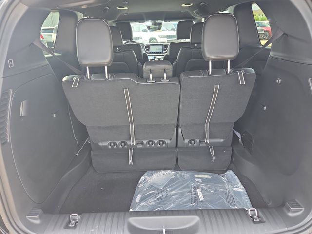 2026 Chrysler Pacifica photo 13
