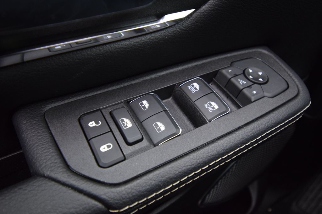 2025 Ram 1500 Laramie photo 29