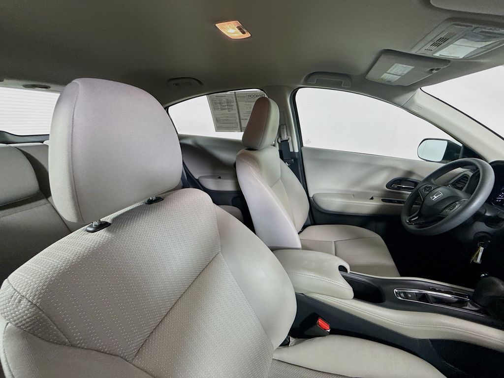 2016 Honda HR-V LX photo 24