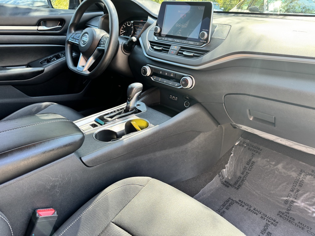 2022 Nissan Altima 2.5 SV photo 11