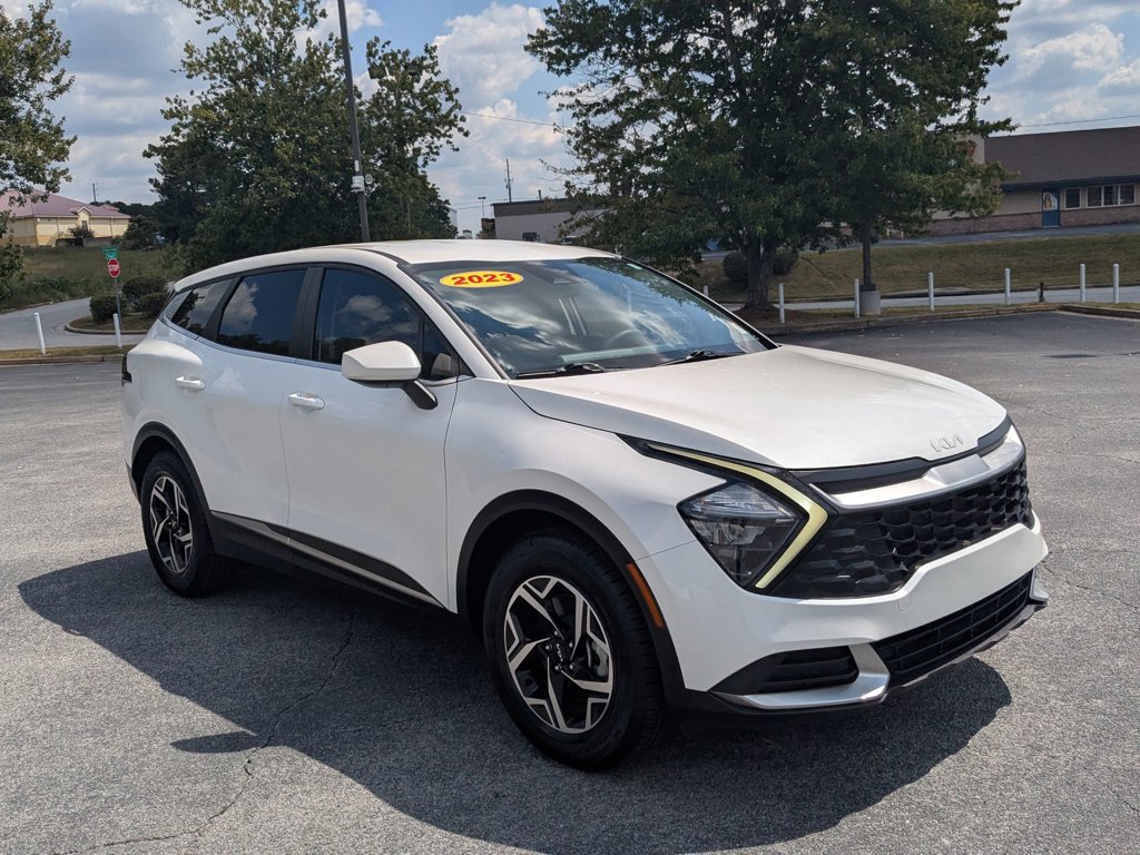 2023 Kia Sportage LX photo 2