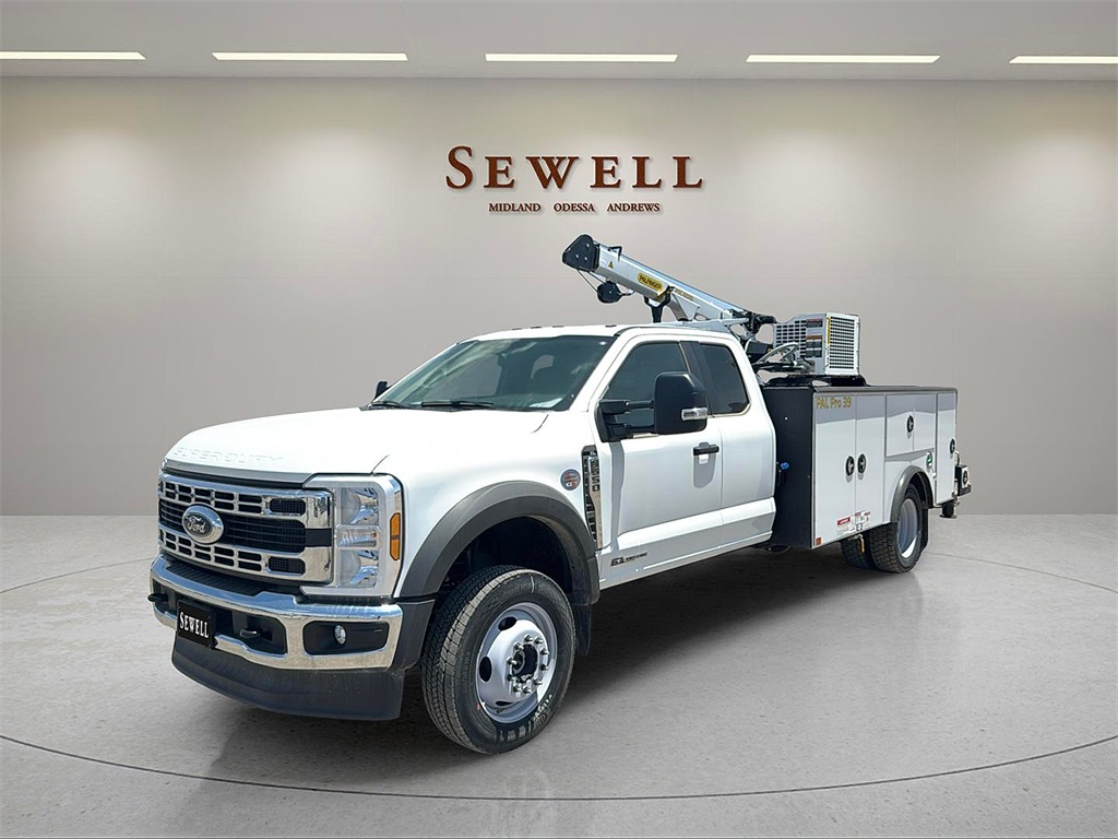 2024 Ford F-550 Super Duty Chassis Cab XL's photo