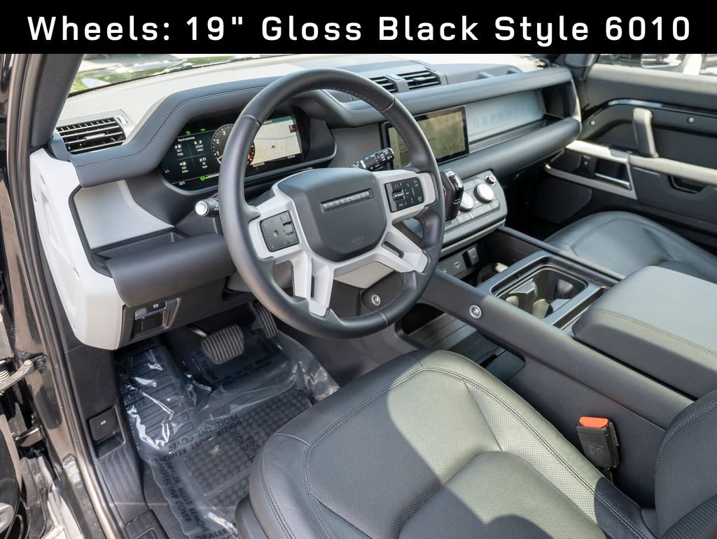 2024 Land Rover Defender 110 S photo 11