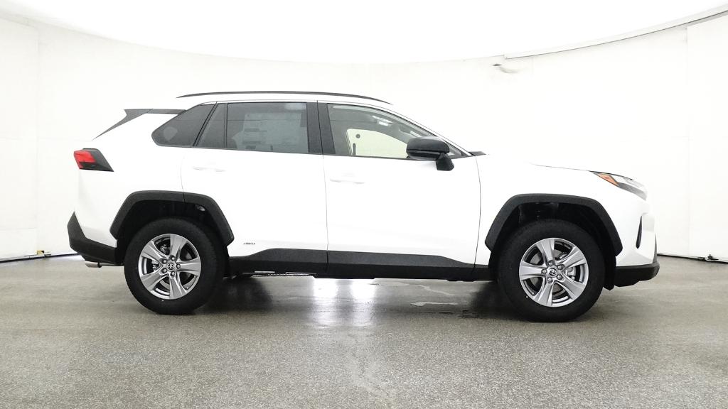 2025 Toyota RAV4 Hybrid LE photo 25