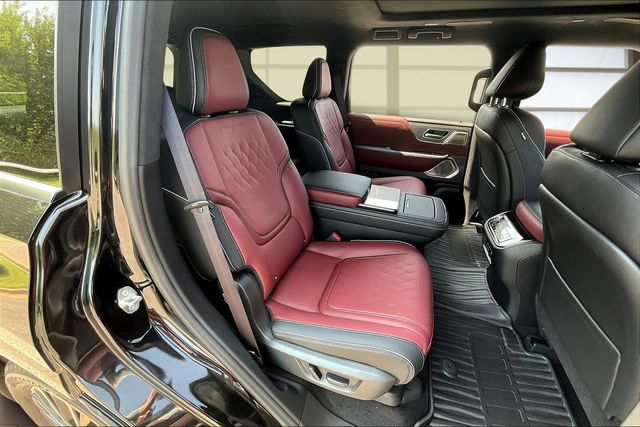 2026 Infiniti QX80 photo 26