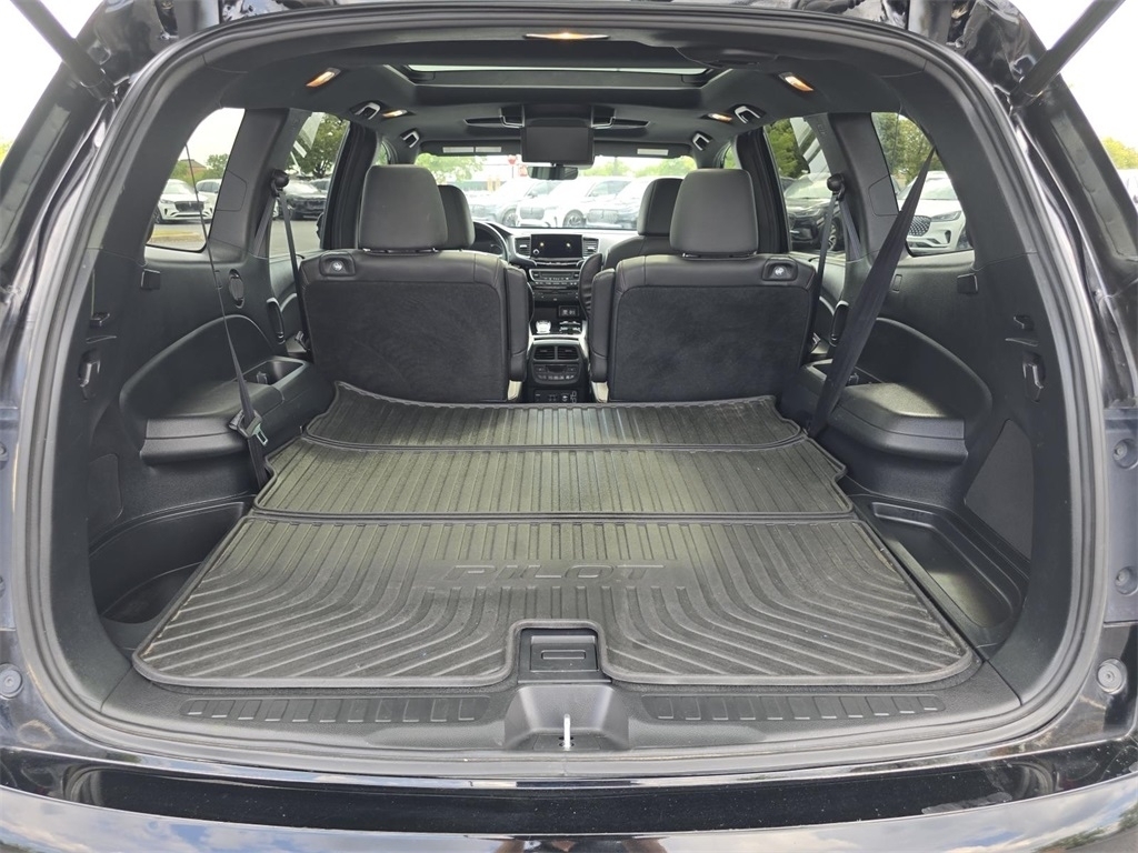 2022 Honda Pilot Black Edition photo 16