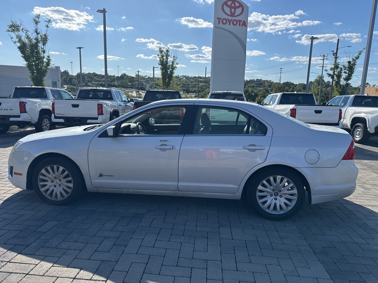 Used 2010 Ford Fusion Hybrid with VIN 3FADP0L33AR298358 for sale in Nashville, TN
