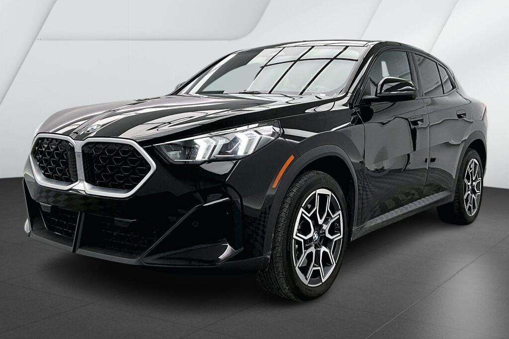 2025 BMW X2 28i's photo
